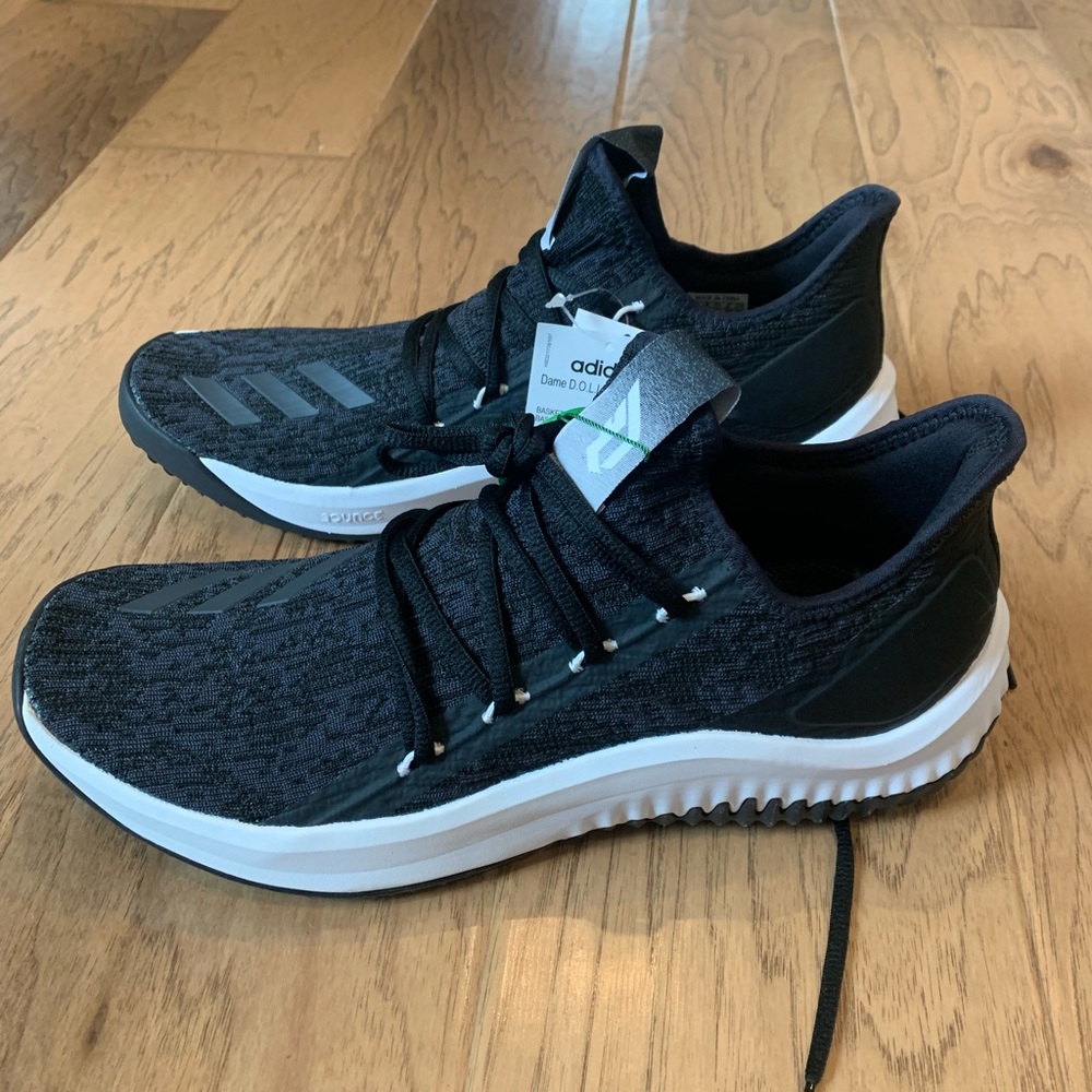 NWT Adidas Dame DOLLA Carbon basketball shoes